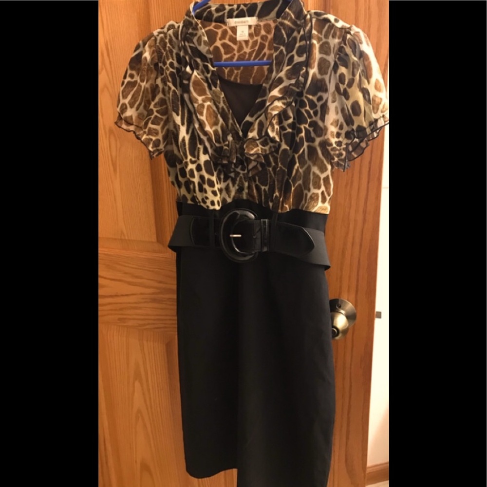 Giraffe & black Dressbarn Size 10 belted dress! XO